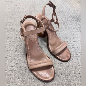Bernardo Elegant Tan Women's Sandals